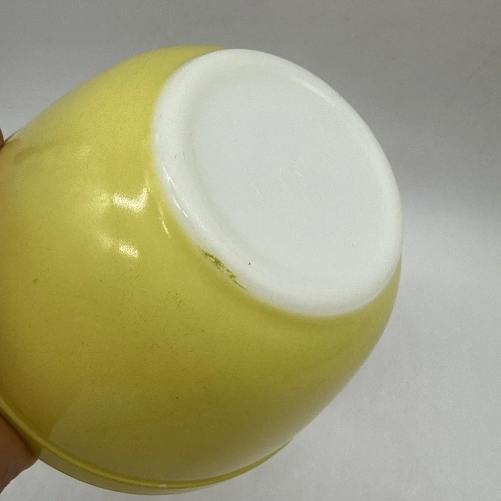 Vintage Pyrex 401 Yellow 1.5 Pint Nested Mixing Bowl